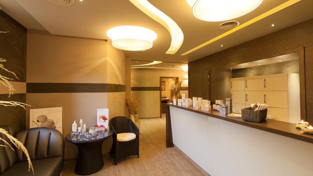 查埃恩格罗恩酒店及Spa 日基 外观 照片